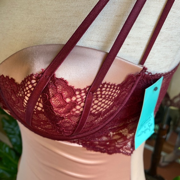 Meghan Fox Collection - Maroon & Pink Teddy - Picture 4 of 11